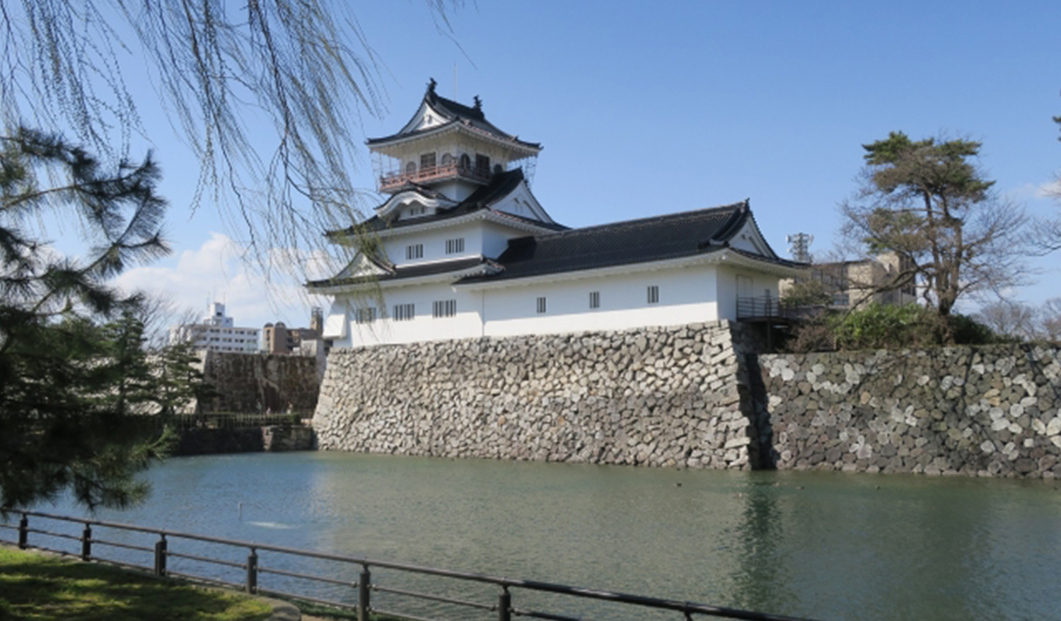 富山市郷土博物館（旧富山城）