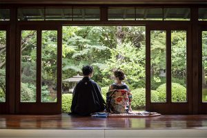 縁側で並んで座る　東京でのロケーションフォト１３