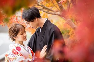 ポーズ・構図の工夫　紅葉　東京ならフォトウェディングスタイル