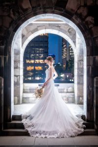 フォトウェディングおすすめ25選　ドレスラインを美しく見せるショット　東京でのフォトウェディjぐならフォトウェディングスタイル