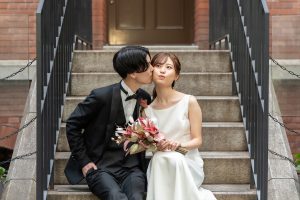 フォトウェディングおすすめ25選　ほっぺにキスショット　東京でのフォトウェディングならフォトウェディングならフォトウェディングスタイル