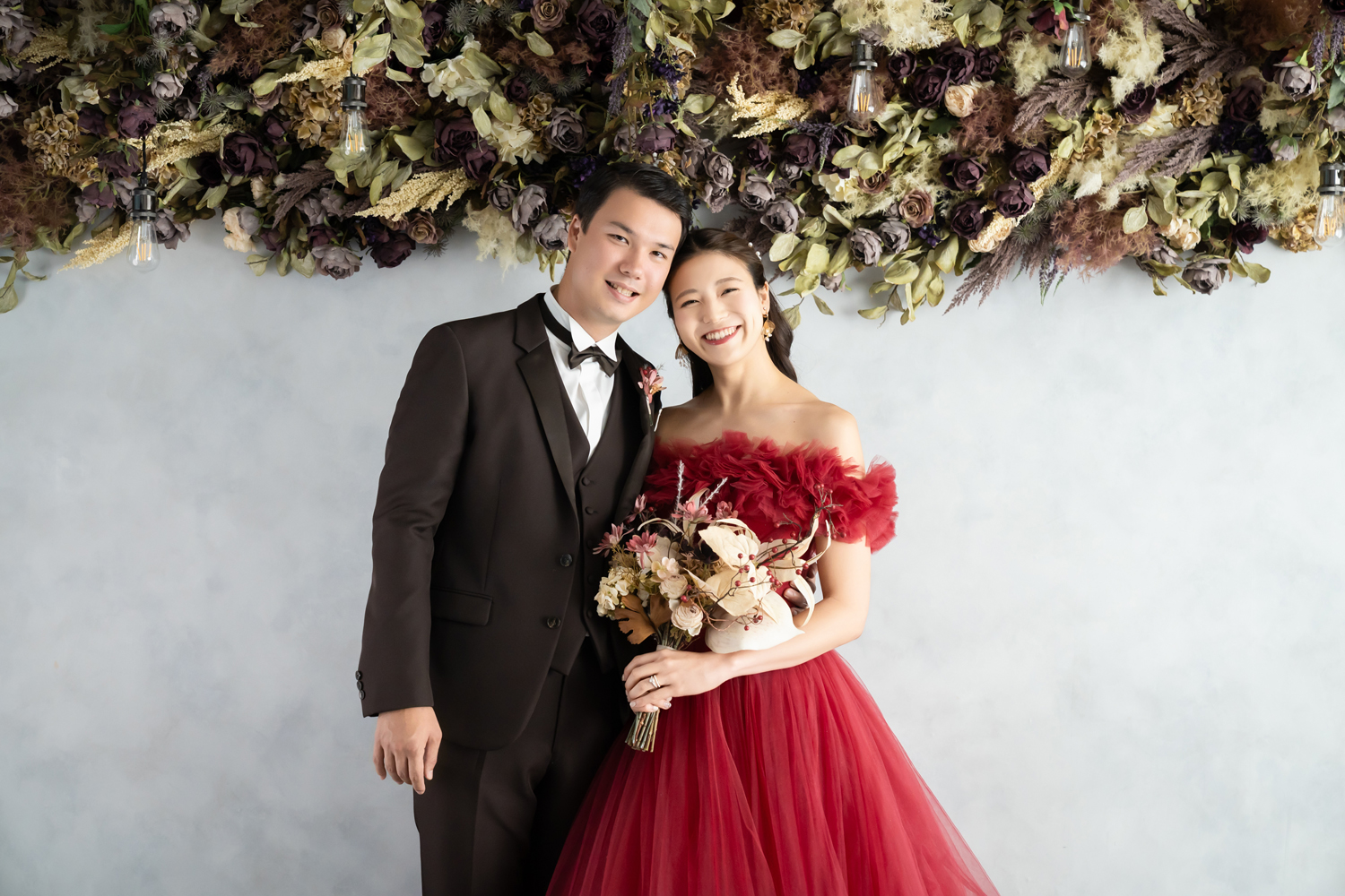 洋装スタジオ　格安前撮り　ロマンチック　笑顔　東京でのセルフフォトウェディングならプラチナフォトスタジオ