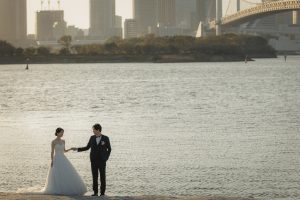 東京前撮り　海ロケーション　ポーズ集　東京での前撮りならフォトウェディングスタイル