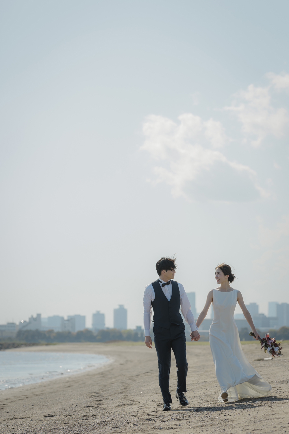 東京前撮り　海ロケーション　ポーズ集　東京での前撮りならフォトウェディングスタイル