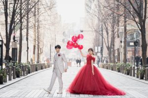 東京駅前撮り　風船　東京での前撮りならフォトウェディングスタイル