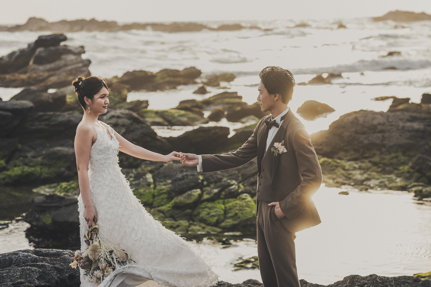 東京前撮り　海ロケーション　ポーズ集　東京での前撮りならフォトウェディングスタイル